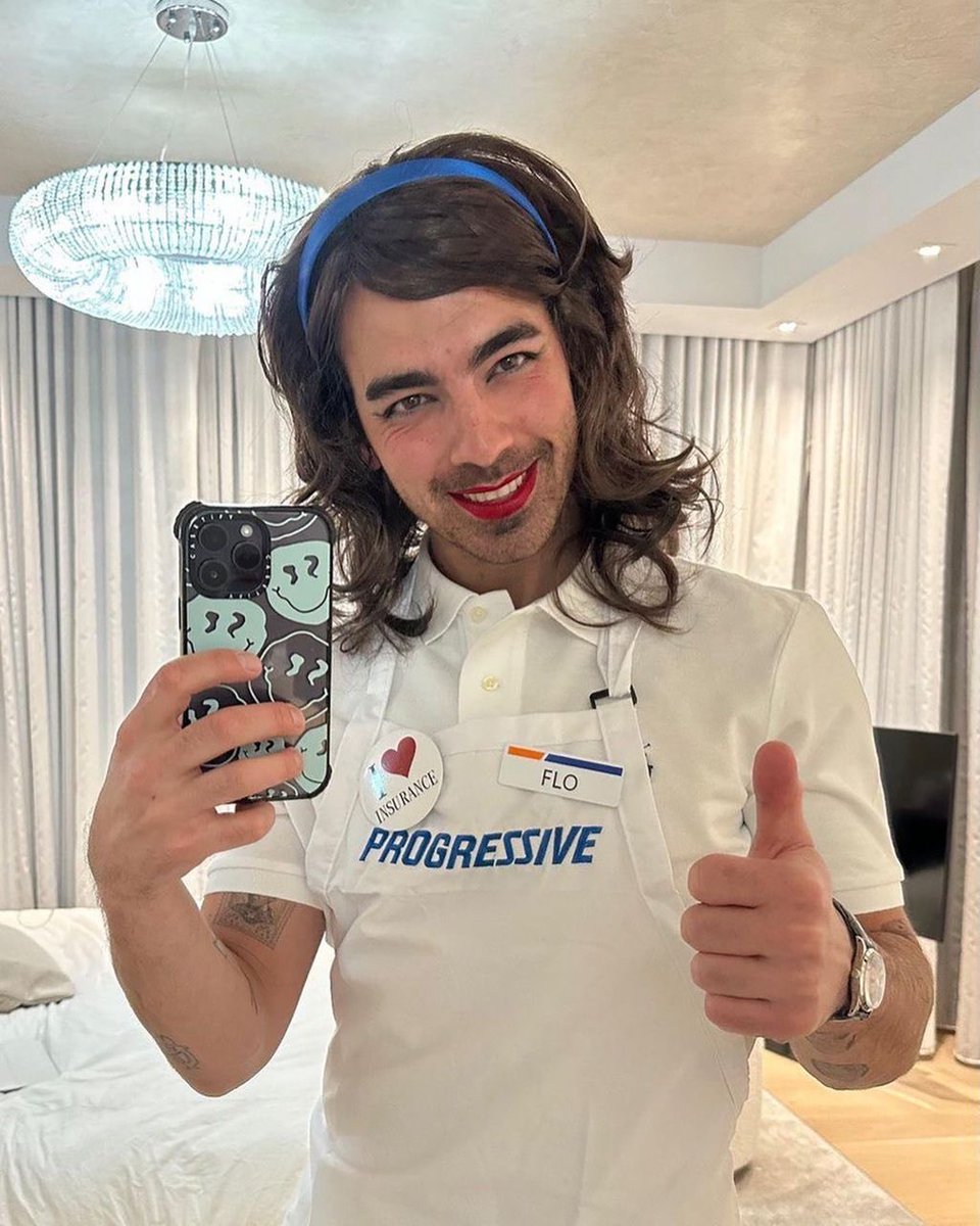 sjw13612's tweet image. In an effort to promote inclusivity, Progressive Insurance will unveil Flo 2.0 (portrayed by a trans woman) on their commercials 
#TransWomenAreWomen
#RepresentationMatters
#ClimateChangeIsReal