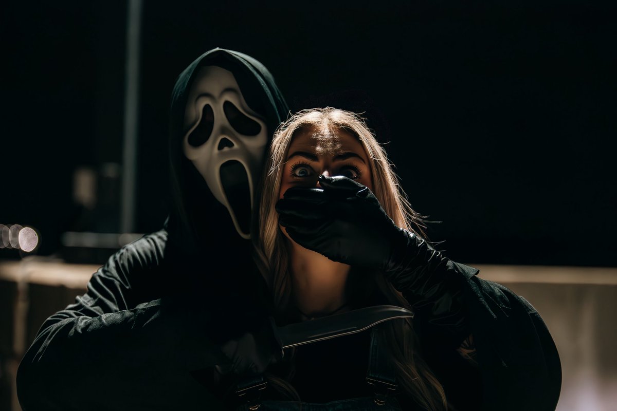 In the spirit of the release of the trailer for <a href="/ScreamMovies/">Scream</a> 7, enjoy this series of photos I did for a client last week! 
#scream #scream7 #doyoulikescarymovies #ghostface #photography #photographer