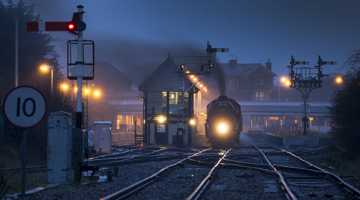 Look at all those semaphores!
'Galatea' awaiting departure time from Skegness on a damp and drizzly East Coast morning from my 'stock'. collection.
<a href="/RailwayMagazine/">The Railway Magazine</a> #skegness <a href="/westcoastrail/">West Coast Railways</a>