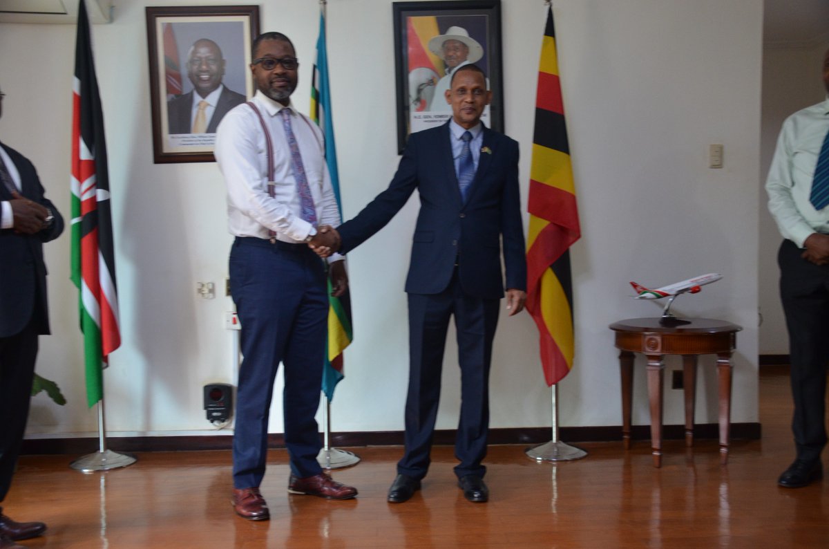 SuleimanRoba's tweet image. It’s never easy to say goodbye to such an incredible team. I’m deeply grateful for the wonderful memories, teamwork, and friendships we built during my tour of duty at the Kenya High Commission in Kampala. My heartfelt thanks to everyone for organizing a beautiful farewell party…