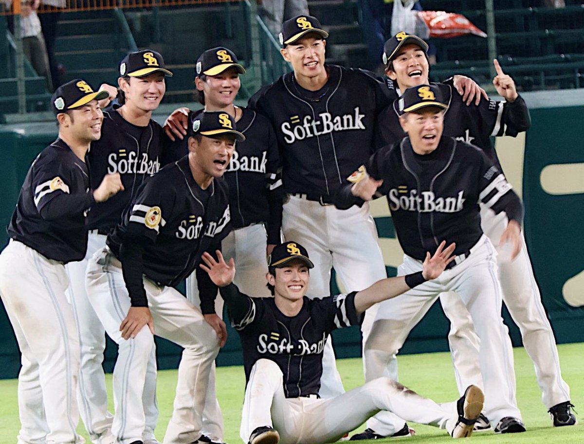 yukiusagi5195's tweet image. ㊗️日本一🏆✨
最強外野陣‼️

2025.10.30
阪神甲子園球場

#柳田悠岐 選手
#近藤健介 選手
#周東佑京 選手
#柳町達 選手
#正木智也 選手
#緒方理貢 選手
#全員で日本一へ 
#全員がPS #sbhawks
#SMBC日本シリーズ2025