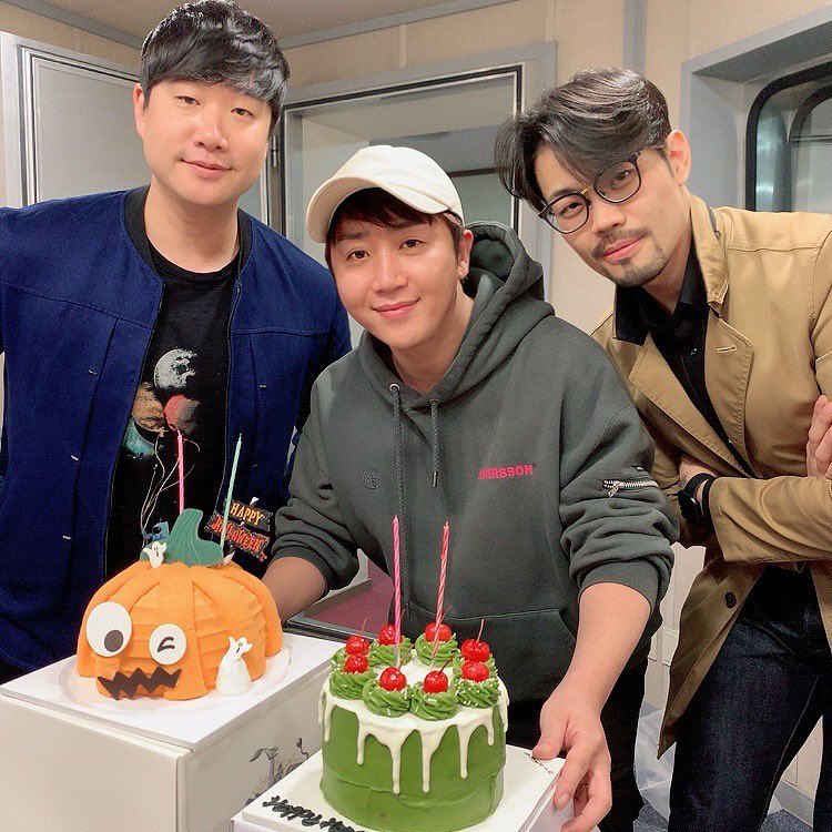 timeto_YellOw's tweet photo. 💛HAPPY JINHO DAY💛

201031 인스타그램

@/jinhoda2
축하 해주신분들 감사합니다~~
다들 행복하세요👏👏🙏🙏
# 콩탄신일

https://t.co/c45wcCjmu7 https://t.co/UhBsRKBqny