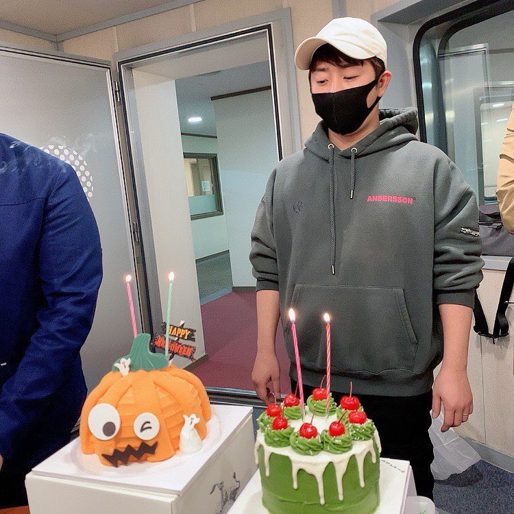 timeto_YellOw's tweet photo. 💛HAPPY JINHO DAY💛

201031 인스타그램

@/jinhoda2
축하 해주신분들 감사합니다~~
다들 행복하세요👏👏🙏🙏
# 콩탄신일

https://t.co/c45wcCjmu7 https://t.co/UhBsRKBqny