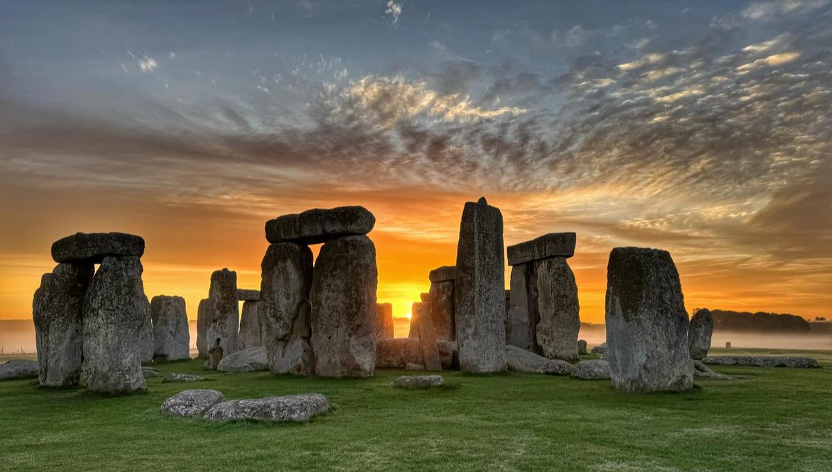 What a gorgeous sunset shot of Stonehenge by sarahmarston13 on Instagram 📸🌅

Thank you to everyone who shares their Stonehenge photos with us! We love seeing them ❤️