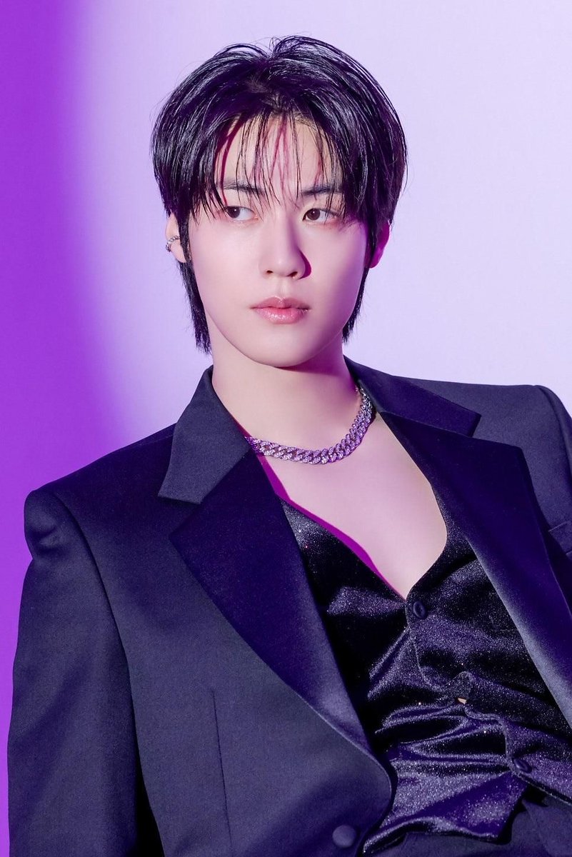 PopCrave's tweet photo. Happy 33rd birthday to the talented Lee Seunghyub of #NFlying. https://t.co/XjO5ZIafUA