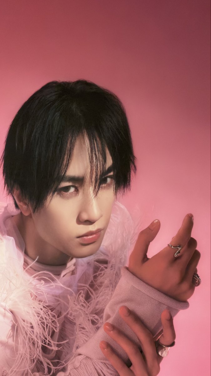 顔が強すぎて近寄れなかったので遠いところからズームしました（iPhone17Pro）