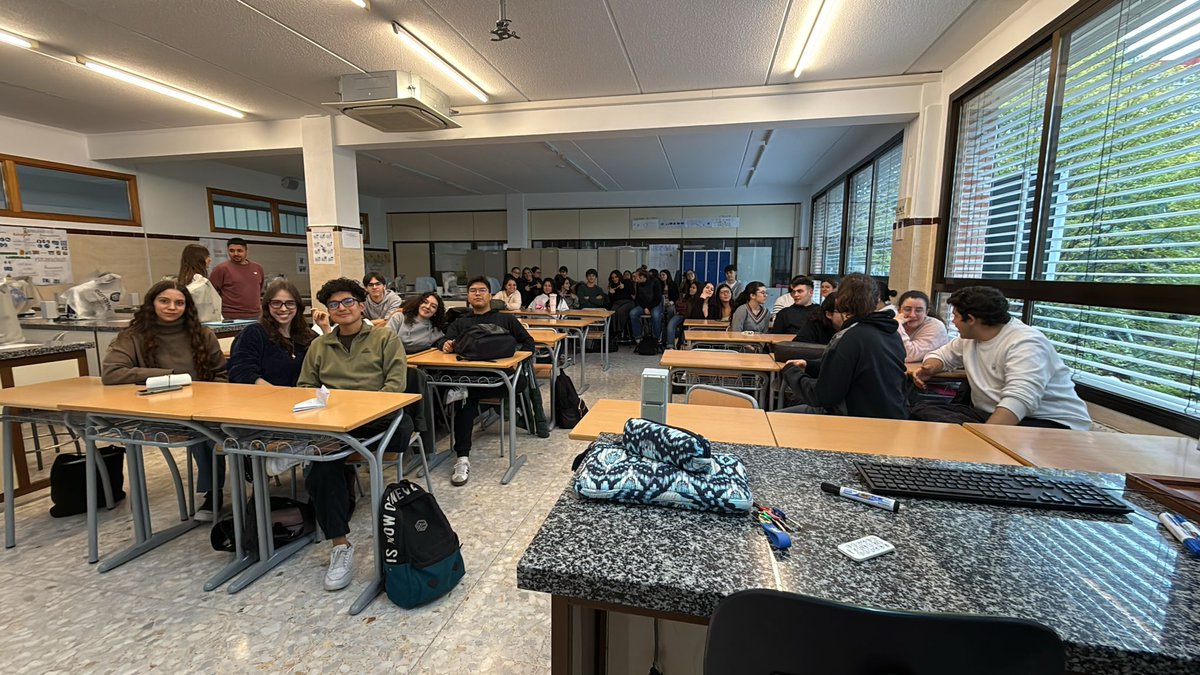 aetel_es's tweet image. 🏫 𝐂𝐨𝐥𝐞𝐠𝐢𝐨 𝐌𝐚𝐫𝐢́𝐚 𝐈𝐧𝐦𝐚𝐜𝐮𝐥𝐚𝐝𝐚 - 𝐑𝐢́𝐨𝐬 𝐑𝐨𝐬𝐚𝐬, en Madrid, con alumnos de Anatomía Patológica y Citodiagnóstico y Laboratorio Clínico y Biomédico.
#aeteltuasociacion
#TSS
#laboratorioclinico
#anatomiapatologica