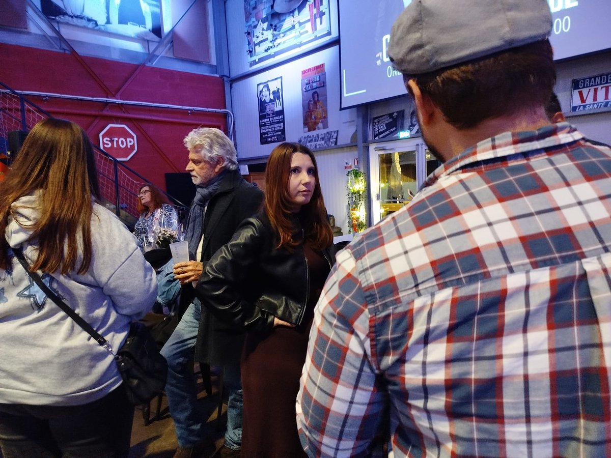 NoahBodin86's tweet photo. 👏 Très belle soirée d’échanges mardi soir, à Poitiers, avec notre collègue @Oxana_Snko fraîchement nommé responsable de la 1 ère circonscription !
🇫🇷🇫🇷
#RN86 #RassemblementNational https://t.co/JBPJhcMddi