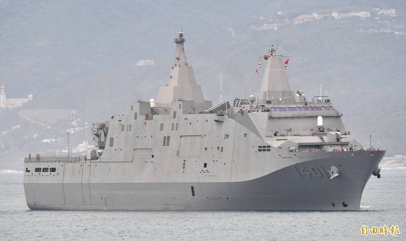 TaiwansDefense's tweet image. The 🇹🇼Republic of China Navy landing platform dock ROCS Yushan is dry-docked after the propeller was damaged, and fragments were found missing.

Diving personnel did not find the fragments, and the Navy concludes they likely sank into the ocean while training.

(Liberty Times)