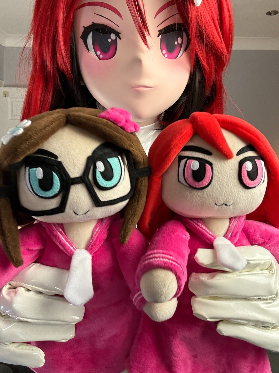 SwitchKara's tweet image. So what did I have to answer the door in Kig for? 

These little cuties! 

Together forever in plush form ^_^ with @Amathystkig 

#Kigurumi #Plushies