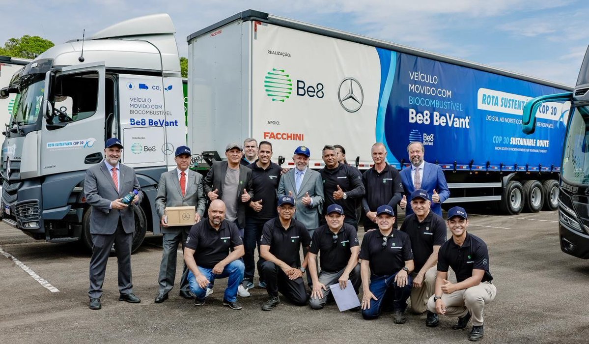 Hoje recebi no Palácio do Planalto representantes da Be8 e da Mercedes-Benz. Esta visita marca um momento simbólico para a agenda de descarbonização e transição energética do país. Em uma semana, sediaremos a Cúpula de Líderes da COP30, em Belém, onde vamos poder apresentar ao