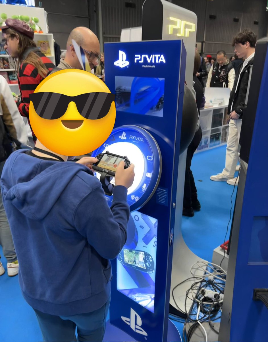 PlaneteVITA's tweet image. La #PSVita est de sortie sur le stand @assomo5 à la #ParisGamesWeek !

Merci à @marcaeg