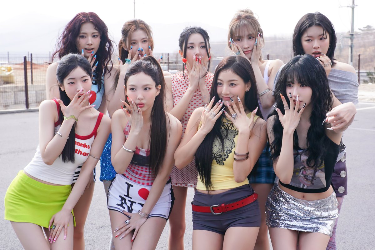 godmitzu's tweet image. 1 RETWEET/REPLY = 1 VOTE FOR TWICE!
THIS IS MY ONE VALID VOTE FOR DAY 2 #2025MAMAVOTE #TWICE