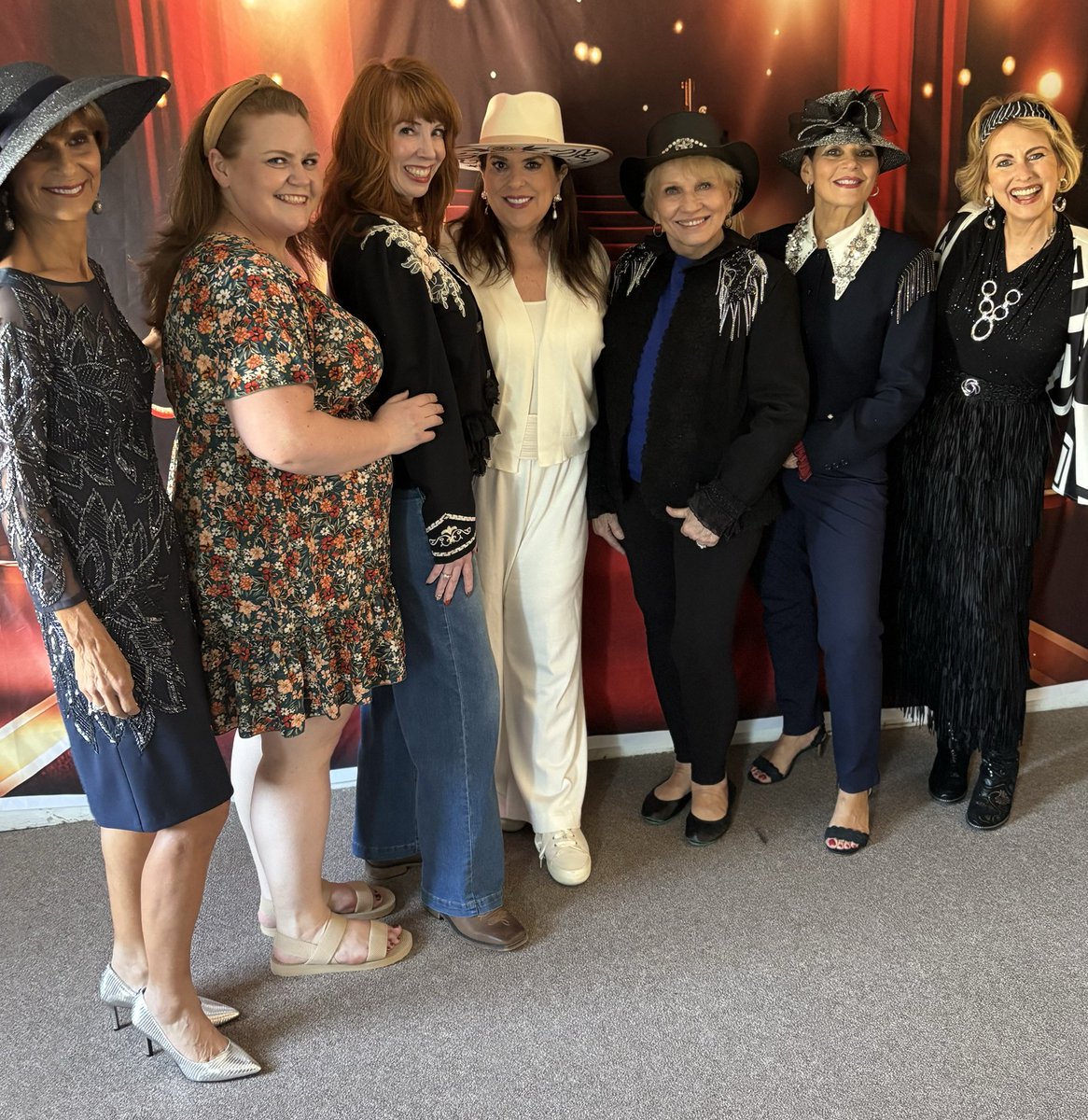 gaylabentley's tweet image. Thank You Aiken 

What an amazing afternoon at White Rose Eclectics in Aiken, SC.  💋

Grateful for every stylish woman who joined and for Martha Fore Wise and her wonderful staff for such warm hospitality.

#GaylaBentleyStyle #FashionsStepsister #AikenSC #StyleThatTeaches