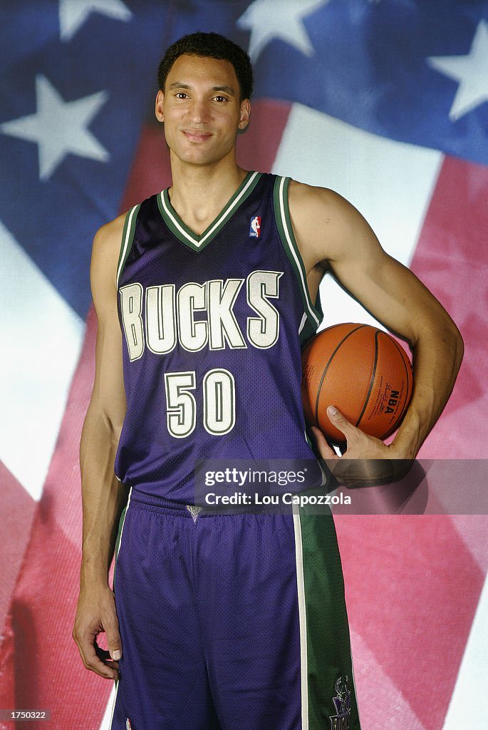 BobbyBurbs_'s tweet photo. @BucksRealm Idk if anyone said Dan Gadzuric yet https://t.co/CFVGaPdyOW