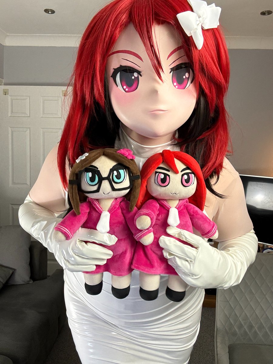 SwitchKara's tweet image. So what did I have to answer the door in Kig for? 

These little cuties! 

Together forever in plush form ^_^ with @Amathystkig 

#Kigurumi #Plushies