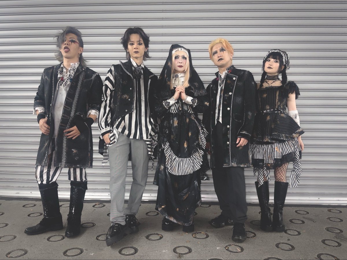 マウピフェス2025🔥
上田さんバンドのドラム🥁で初参加させていただきました！
一言で言うと、"最高"でした！！
この2日間で「エンタメってやっぱり最高だよな」と、鬼感じた
そんな空間を作り上げた上田のアニキ、本当に熱すぎ🔥
貴重な経験をさせていただき、ありがとうございました！！