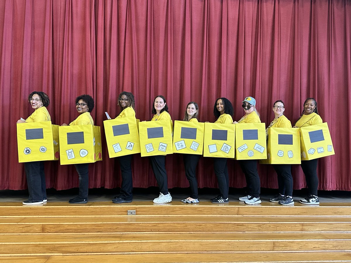 LMNtarySam's tweet photo. Proof that even the Struggle Bus can still make it to the parade. 🚌📚 The Struggle Bus by Julie Koon 

#storybookcharacter @HumbleISD_WPE @Humble_ElemELA #PowerUp https://t.co/AxLgDh8TQz