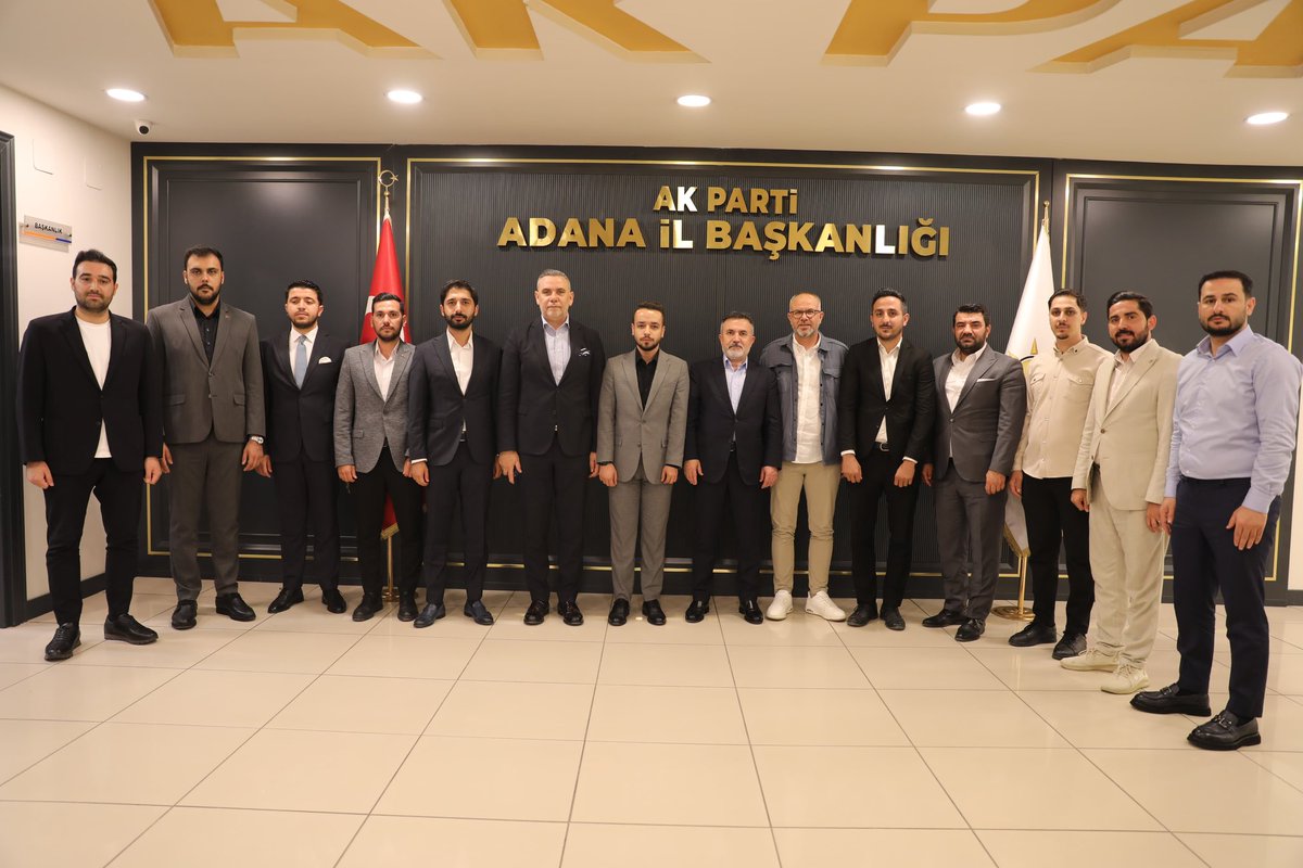 İl ve İlçe Gençlik Kolları Başkanlarımızla bir araya gelerek çalışmalarımızı değerlendirdik. 

Gençlik kollarımızın gayreti ve inancı, davamızın en önemli gücüdür. Birlik, inanç ve kararlılıkla yolumuza devam ediyoruz. <a href="/Akparti/">AK Parti</a> <a href="/AKGenclikGM/">AK Gençlik</a>