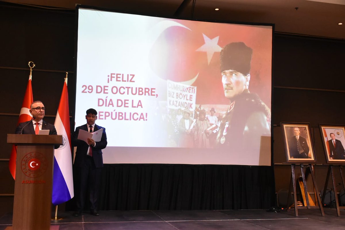 AngieDuartePy's tweet image. 🇹🇷🤝🇵🇾 Agradezco al Embajador de Türkiye @TC_AsuncionBE  Yavuz Kül, por el permanente apoyo al turismo paraguayo.
En el marco del 102º aniversario de la República de Türkiye, celebramos juntos los avances en cooperación:
🚌 Proyecto de paradas turísticas en las Misiones de…