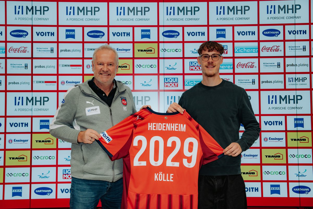 Verlängert! Adam Kölle bleibt dem FCH weiter treu und hat seinen Vertrag vorzeitig bis 2029 verlängert. 🤝
Zur Meldung: 👉 tinyurl.com/y9hncasm

🔴🔵 #NurDerFCH