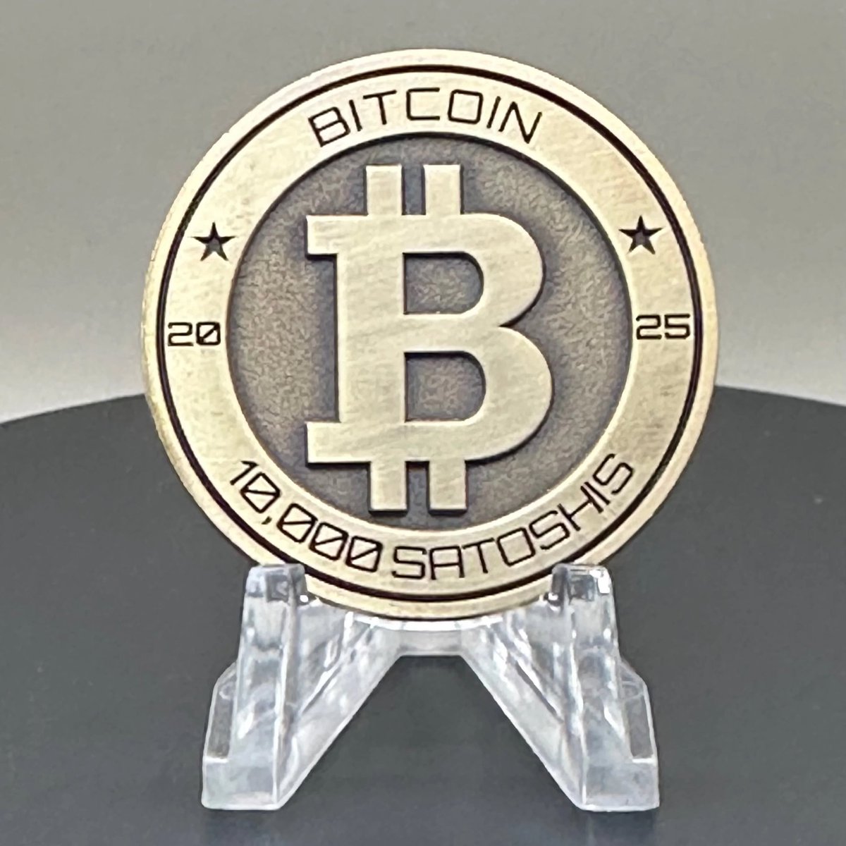 FiniteByDesign's tweet image. Your first step into Bitcoin’s timeless legacy. ⏳💰
Only 1,000 coins exist — each a sealed time capsule of digital value and belief in the future.
Finite. Secure. Iconic.

#Bitcoin #CryptoCollectible #LimitedEdition #HODL #DigitalGold