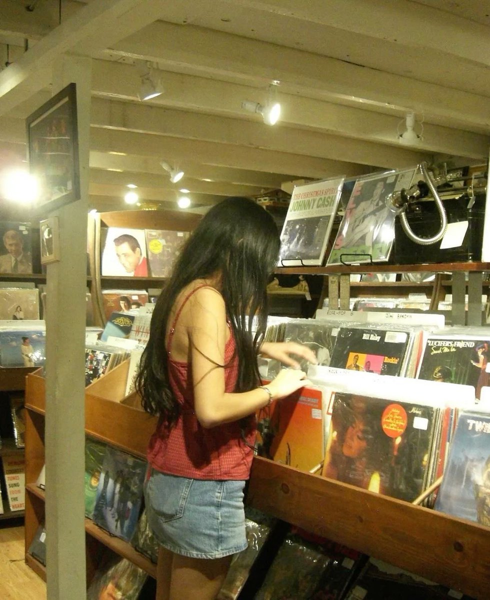 pyeonqii's tweet image. My character, idol, aesthetic, and outfit according to pinterest…. #lumayan