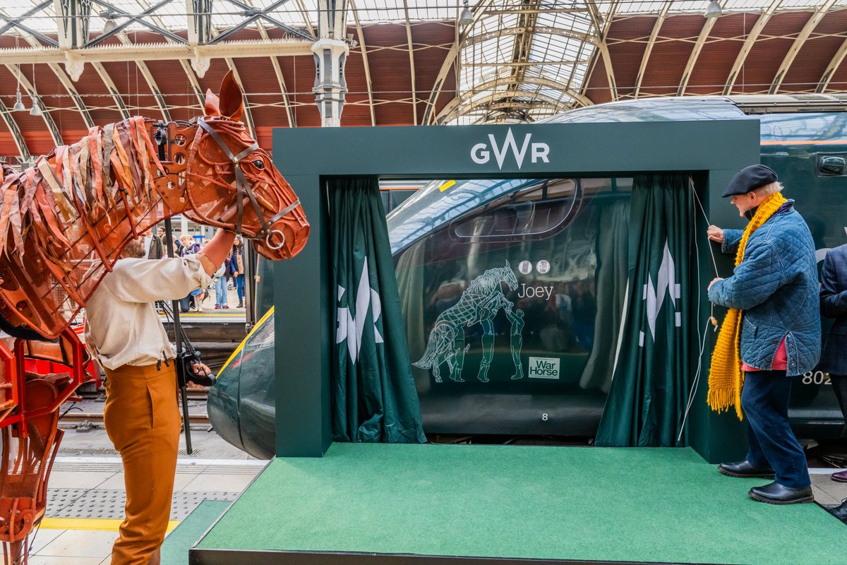 GWRHelp's tweet image. We were delighted to welcome Michael Morpurgo to London Paddington today to unveil an Intercity Express Train named in his honour.

Special guest Joey from War Horse, one of Michael’s most famous creations, also joined us and was very excited to see his name on the train too!…
