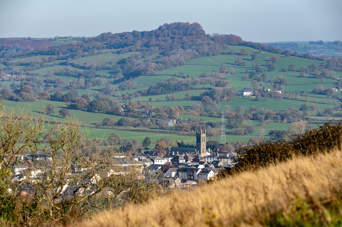 This November, enjoy Honiton’s golden countryside and crisp autumn air. 🍁✨ Take a moment to unwind and admire Devon’s natural beauty at its finest.

Find walks: bit.ly/48V9BST

📸 <a href="/alexwaltonpics/">Alex Walton Photography</a>