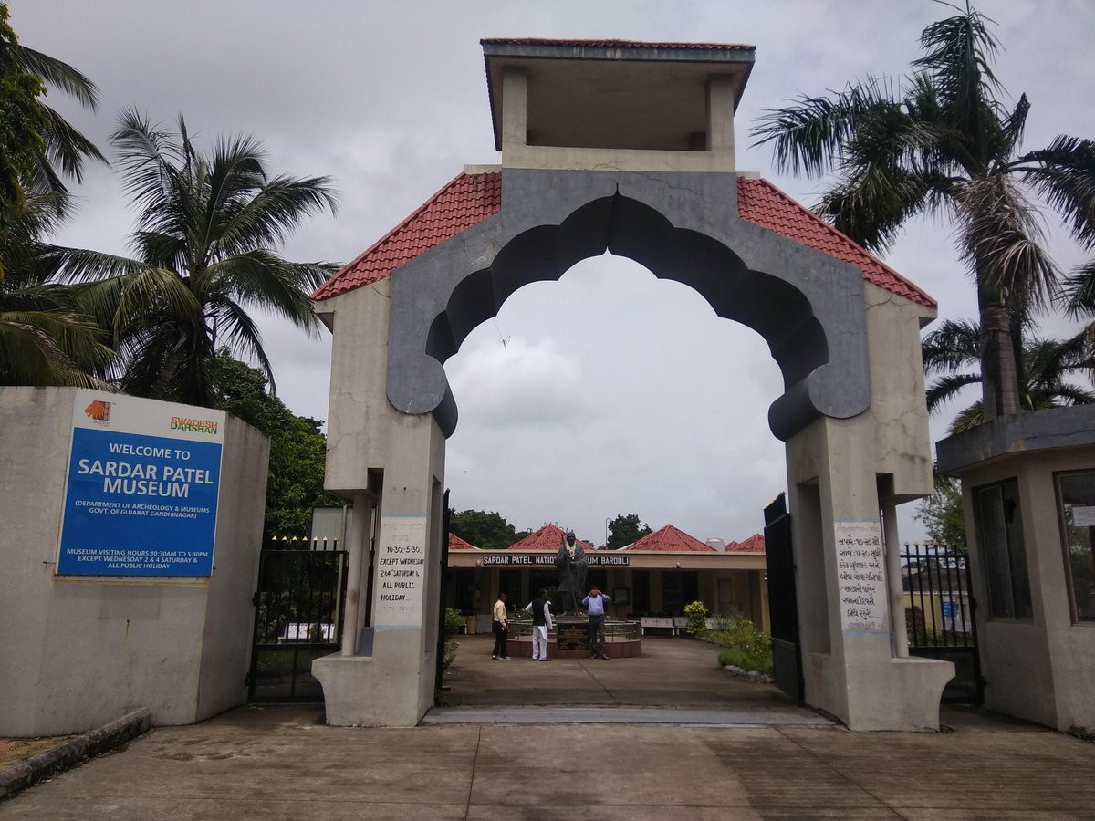 dewanandpatel4's tweet image. दिन तीसवाँ आज है 
माह - ए - सरदार
लाठी थी सरदार की 
पर सब है अनजान
बीता समय निरंतर वह 
बनी दूसरे की पहचान ✍️🌄✌️🌹🙏