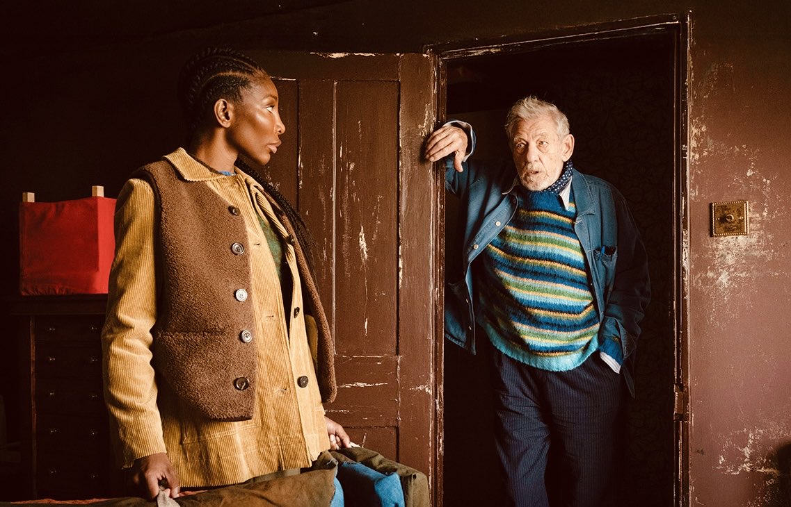 Rcoolmovies's tweet image. Lori is relatively adept at being a freelance art restoration specialist. Little did she know that fortunes were coming her way in the form of restoring incomplete paintings which have long been abandoned.

#TheChristophers (film) directed by #StevenSoderbergh

The heirs of a…