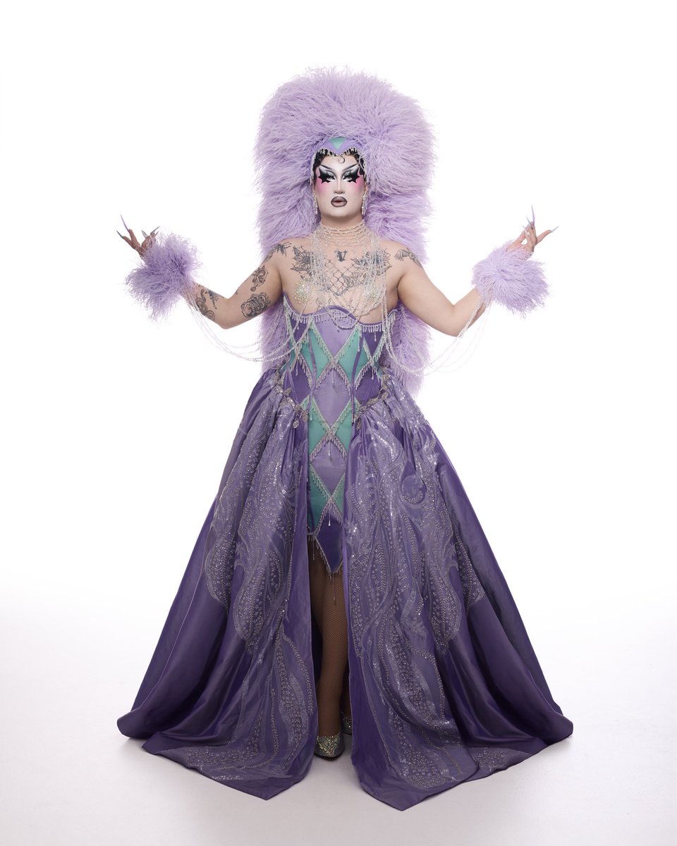 I own the Circus. I fund it, I pay their bills 🎪✨ Clock it 😇