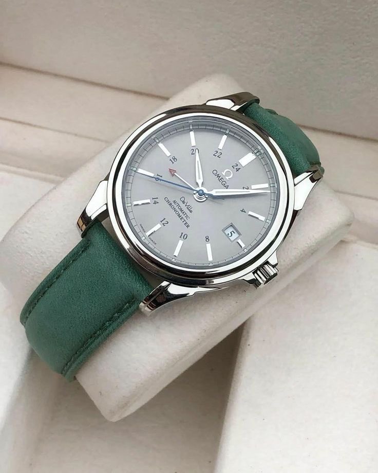 LJSWatch's tweet image. More than a timepiece. It’s a statement of intent. ⌚️

Every second counts. Make yours legendary 

Discover the art of precision and prestige. ✨

#LJSWatch #LuxuryWatches