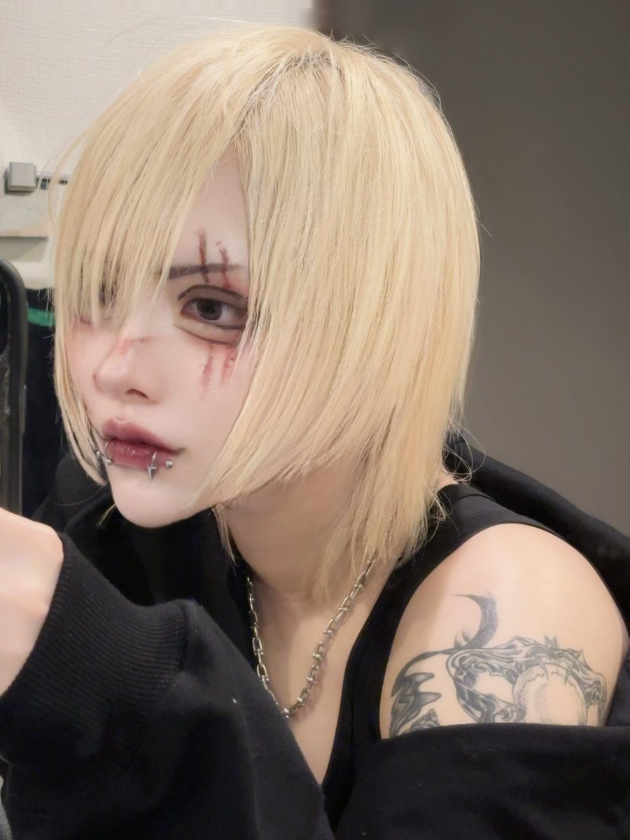 boku_isnt_alive's tweet image. 帰ったらいかにもハロウィン終わりの人だった