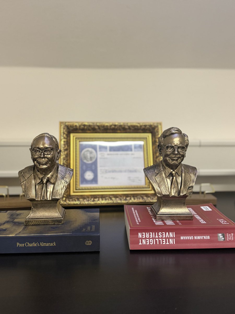 My new office pieces.

A daily reminder from the masters — you only need a few right decisions in life, but you have to size up when they come.

I don’t care about the cycle top — not now, not in 3 months, not in a year.
Just be ready when it’s time to bet big.

#buffett #munger