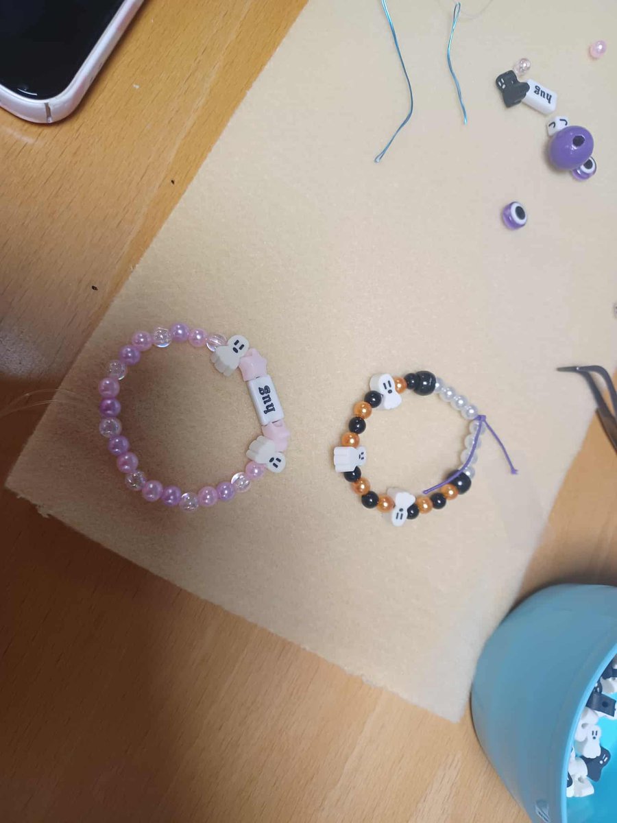 We had some very beautiful Halloween creations going on in the Patient and Family Support Hub yesterday! A very fitting post as its Halloween today too 🎃🧡