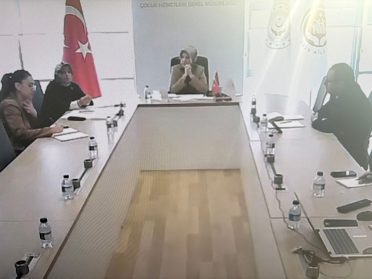 Güçlendirici Bakım Modelinin İhtisaslaştırılmış Çocuk Evleri Sitelerinde Uygulanmasına Dair İş Birliği Protokolü toplantısını Bakan Yardımcımız Sn. Leman Yenigün başkanlığında, Genel Müdürümüz Sn. Ayşegül Yıldırım Kara'nın da katılımıyla çevrim içi olarak gerçekleştirdik.
12 il