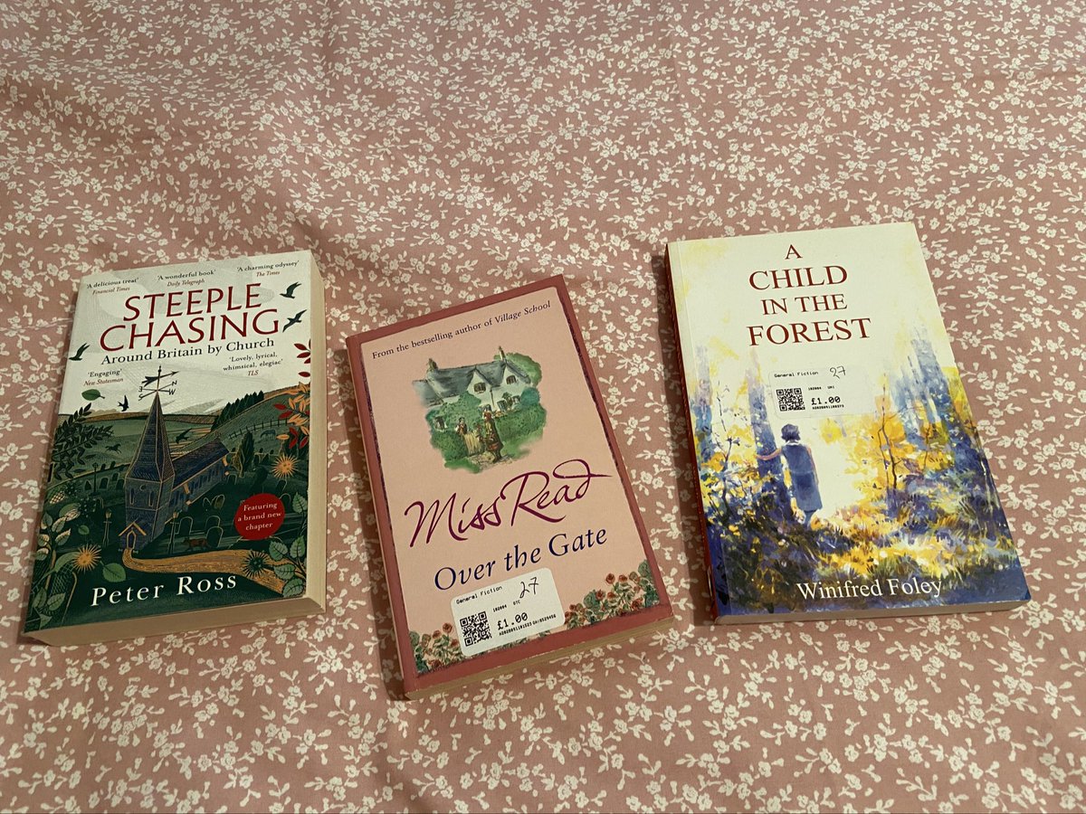 Lovely river views in Abingdon this morning. Picked up a handful of books too! #books #reading #BookTwitter #charityshopfinds 😊📚