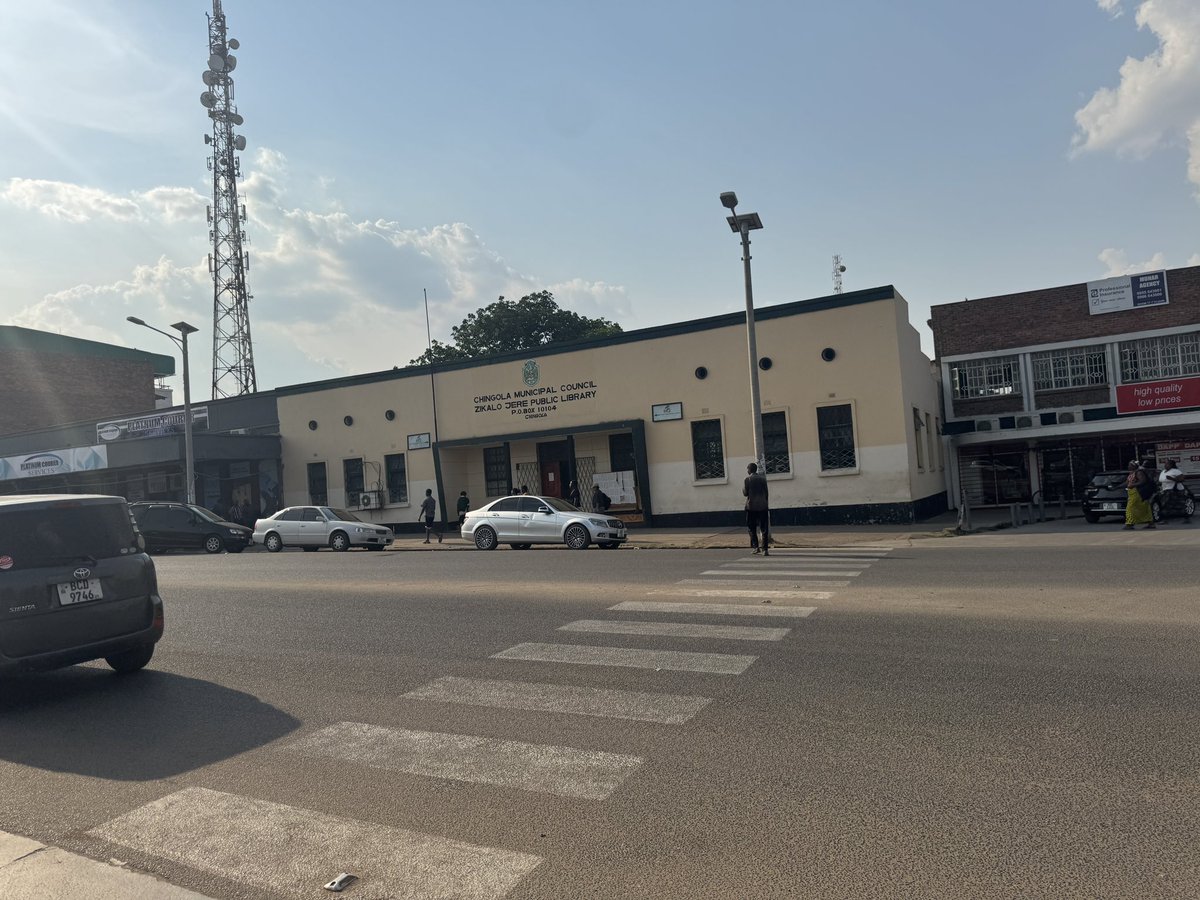 mulos's tweet image. Chingola has a fully functioning library.
Reminded me of days I used to go to Katondo Library &amp;amp; British Council Library.
 
Discovered &amp;amp; read so many books &amp;amp; learned Ian Banks wrote non-Sci-fi fiction &amp;amp; sci-fi under Ian M. Banks.

You can donate books to Chingola Municipal Council