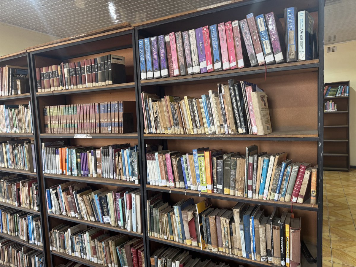 mulos's tweet image. Chingola has a fully functioning library.
Reminded me of days I used to go to Katondo Library &amp;amp; British Council Library.
 
Discovered &amp;amp; read so many books &amp;amp; learned Ian Banks wrote non-Sci-fi fiction &amp;amp; sci-fi under Ian M. Banks.

You can donate books to Chingola Municipal Council