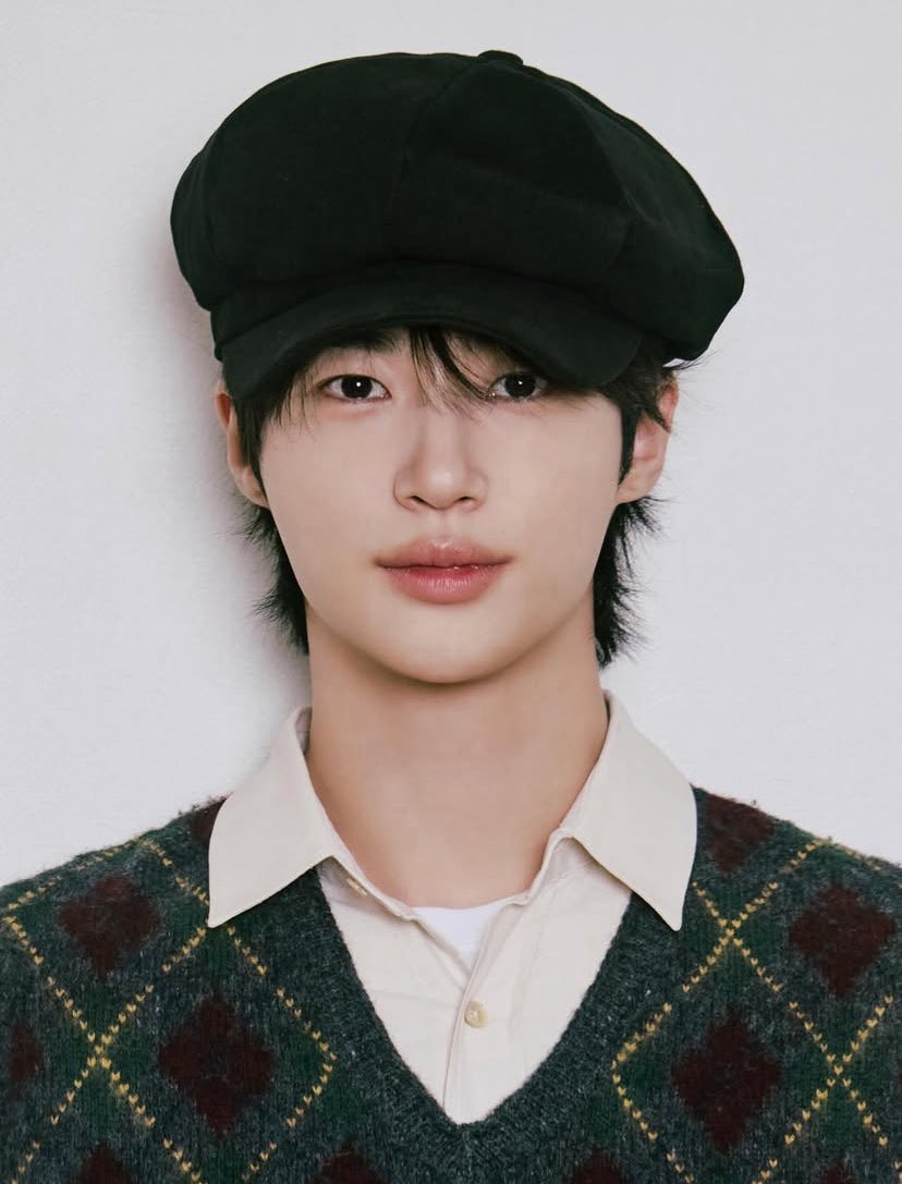 flawsomee8's tweet photo. Happy Birthday Wooseok Oppa! I hope your day is filled with love and warmth. Always stay the kind, genuine person as you are. You deserve all the happiness and success in the world

#ByeonWooSeok 
#진인짜_비밀인데_오늘_우석이_생일이야
#오늘_변우석_생일이안
#HAPPY_WOOSEOK_DAY https://t.co/A6vMc7BpxV
