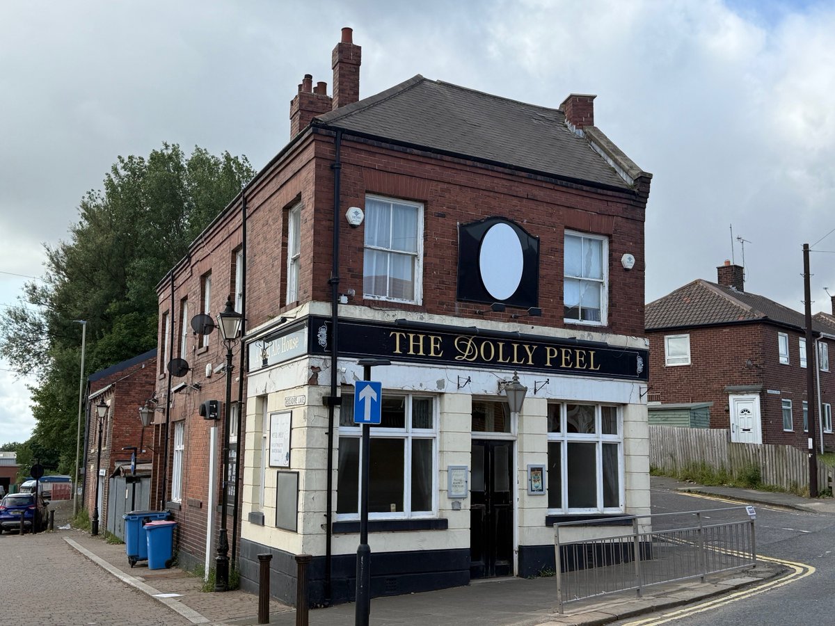 EverardCole's tweet photo. ⭐ ⭐ SUCCESS! Our #Leeds Office has completed the sale of the Dolly Peel #South Shields, a wet led boozer, sold on behalf of our client @punchtaverns  to a local investor. If you are interested in buying or selling a business, please email info@everardcole.co.uk⭐ ⭐ https://t.co/3kcLOf2hdt
