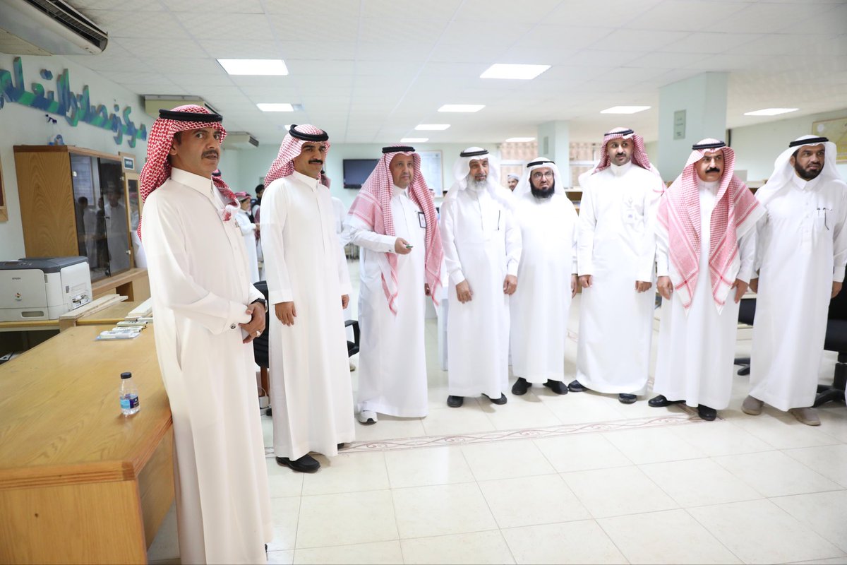 Robot_Academy's tweet photo. • 
 برعاية مؤسسة تكافل الخيرية @takaful_org
      ودعم شركة سابك @SABIC_MEA
وبإشراف مدير  إدارة المشاريع بمؤسسة تكافل

    يقدم مركز الذكاء الاصطناعي للتدريب
                #أكاديمية_الروبوت 
              
            برنامج الفصول الذكية في
        مدارس الجوف والحدود الشمالية

          أبناؤنا يقدمون عروضا رائعة
          لمدير عام التعليم بالجوف
ومساعد مدير عام التعليم بالحدود الشمالية