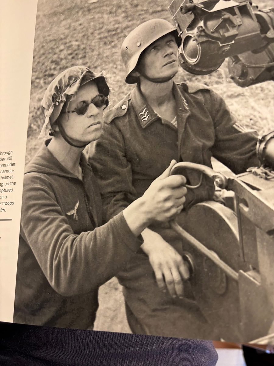 PaulHic80466580's tweet image. The Hickstarter is continuing to be a great success! I thought I’d add some pictures of actual combatants at Arnhem and the figures they inspired. We’re committed to make this range as authentic as the Arnhem Heroes range.   

empressminiatures.com/kampgruppe-arn…
#chainofcommand #bolatction