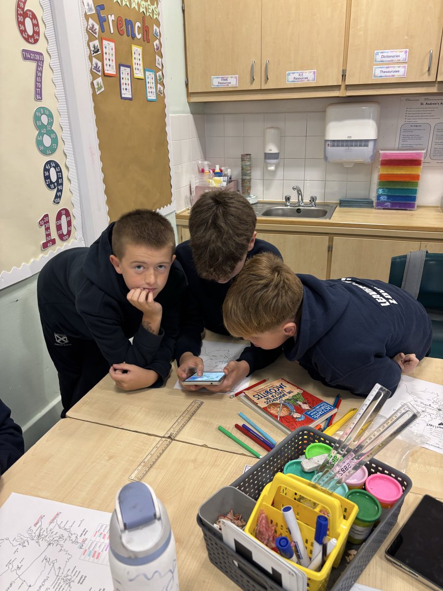 Our new topic this term is ‘The Jacobite’s’ 🏴󠁧󠁢󠁳󠁣󠁴󠁿

We used our digital literacy and mapping skills to identify where different clans were located around Scotland! 

Lots of fantastic collaboration and communication skills on show 👏🏼