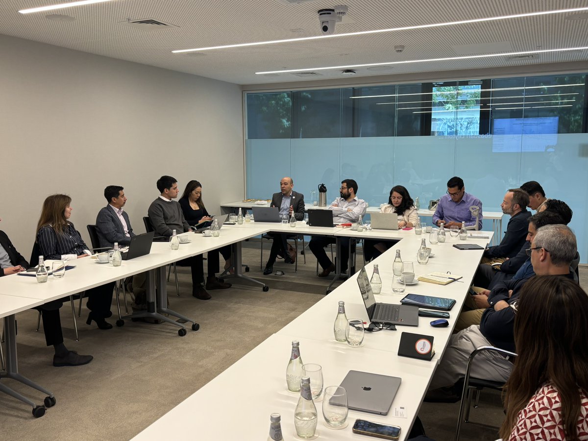 🔷Invitado por la Mesa de #Energía de la Asociación Chilena de #DataCenters, el director ejecutivo de #ACENOR, Javier Bustos, abordó los principales desafíos y la complejidad regulatoria que enfrentan hoy los #ClientesLibres.

#ClientesEnElCentro