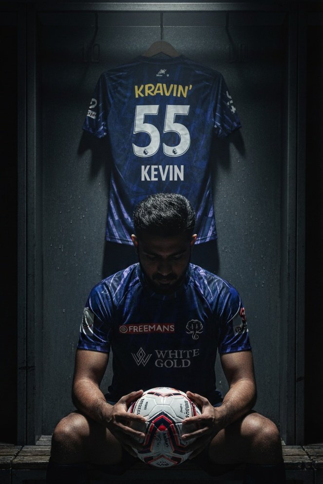 kevbmat's tweet image. Since Kerala Blasters won today, a small face reveal in the new kit! 🥵💪💛
#KBFC