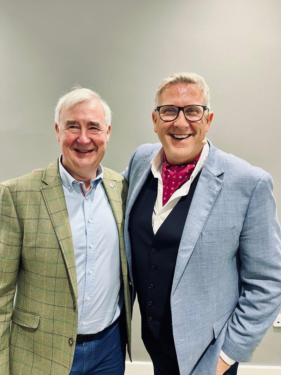 theyorkshirevet's tweet image. Hi everyone. Thanks so much for watching on Tuesday and all your kind words. After Rohin’s intricate surgery, here’s Vader the guinea pig this week – enjoying the bright side of life with her pal Rosie and owners Joshua and Alanna.