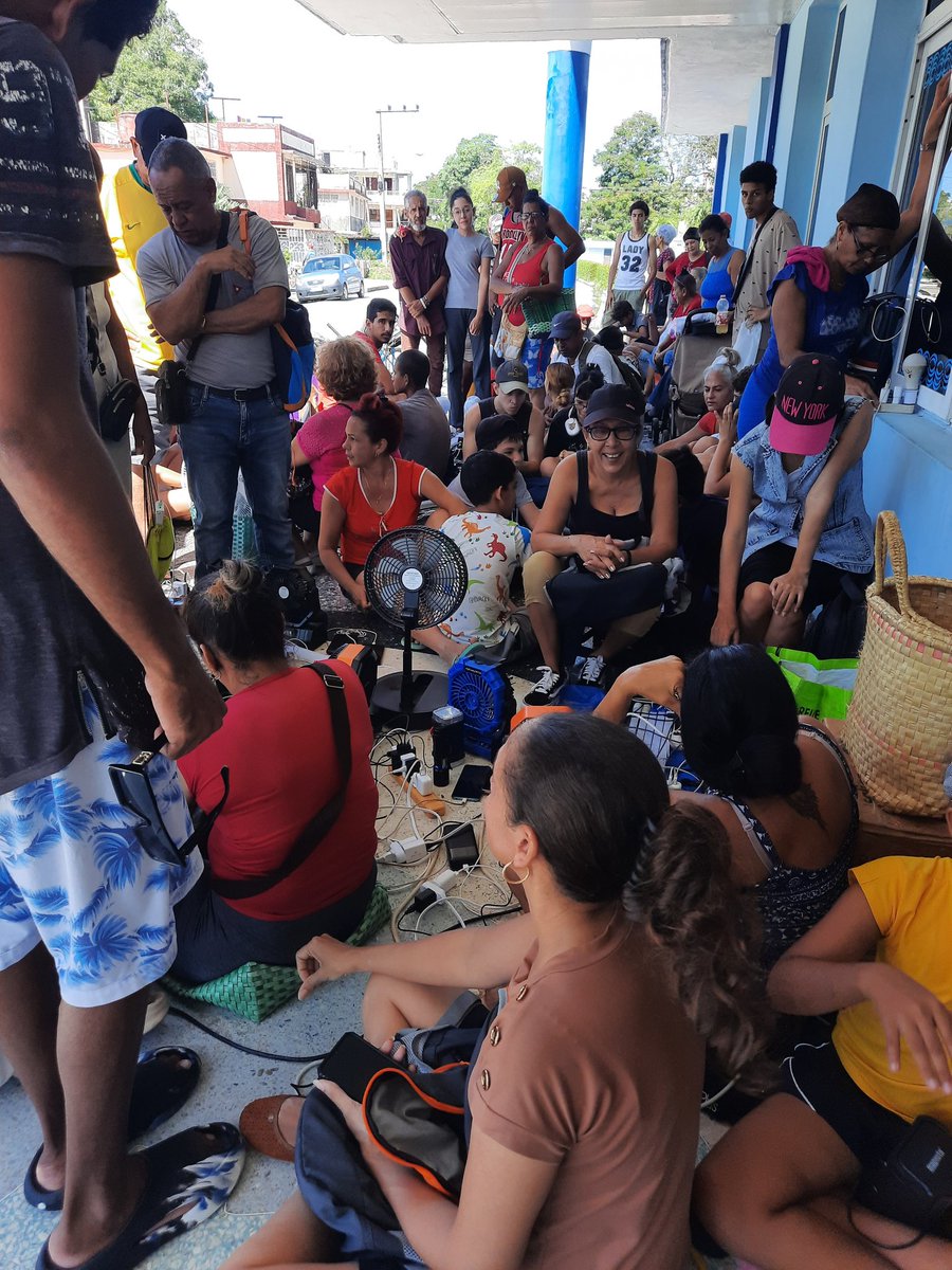 En tiempos de contingencia el humanismo y la solidaridad deben crecerse, a raíz de la situación energética que enfrentamos los #Granmenses, <a href="/ETECSAGranma/">Bayamesa2025</a> apoya con la oportunidad de carga de equipos a la población. #EtecsaConCuba #EtecsaTeAcompaña <a href="/taniavel76/">Tania Velazquez</a> <a href="/MayraArevich/">Mayra Arevich Marín 🇨🇺</a>