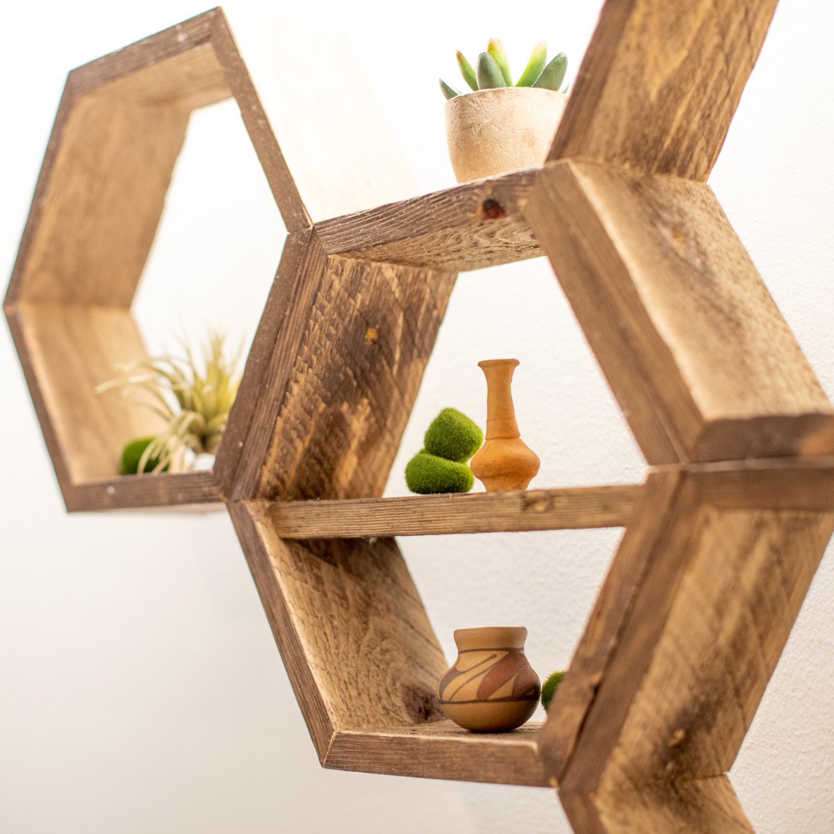 TheMillDE's tweet image. From hex shelves to plants, we love adding personality to our shared spaces, just like our members do.